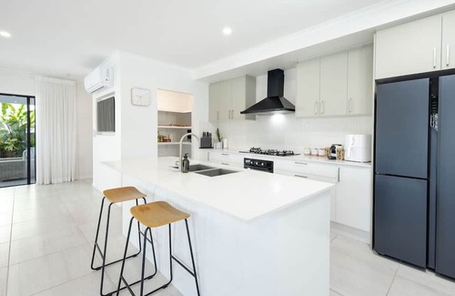 Trinity Beach Casa | Trinity Beach Lux 4BR Easy Entertainer with Pool
