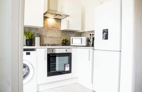 Liverpool Casa | Spacious 4Bedroom Entire House at Acanthus