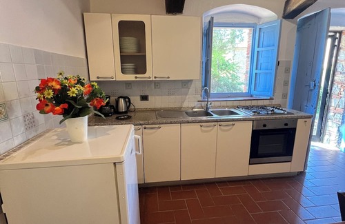 Pieve a Presciano Casa | Typical stone house in the Arezzo hills with three rooms and shared pool
