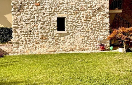 Pove del Grappa Apartamento | Charming 2-bedroom apartment with WiFi, AC in awesome Pove del Grappa!