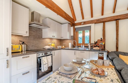 Stonegate Casa | Little Bewl Bridge Stable