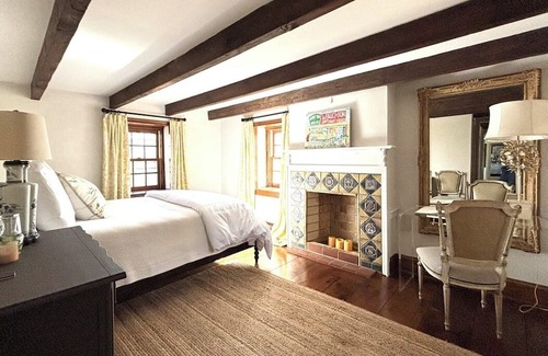 Ottsville Otro | Gorgeous 4-bedroom 1824 farmhouse on 15 Acres in Bucks County, PA