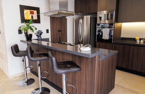 Querétaro Casa | New Home p/8 in Private Condo, Netflix, 100MB WIFI and Nearby Amenities