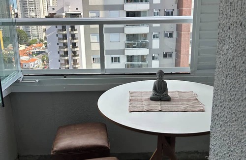 Lapa de Baixo Apartamento | Modern apartment with balcony and privileged location