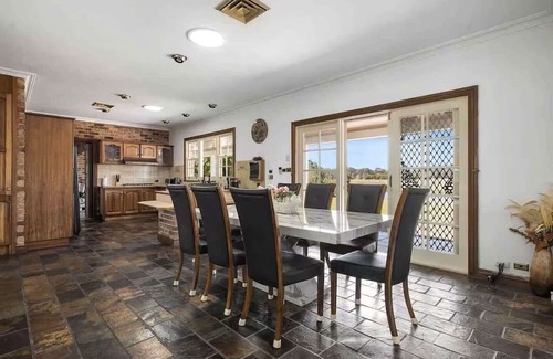 Nulkaba Casa | Wine Country Homestead - Spacious Retreat