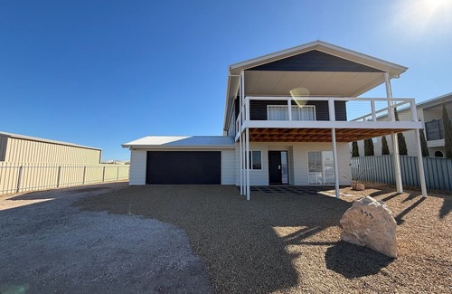 Para Wurlie Casa | Bayview Escape - Sea views from balcony! Off Peak Special!