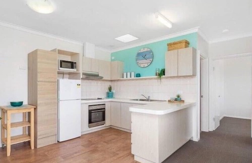 Rockingham Apartamento | Coastal Vibes with a touch of convenience
