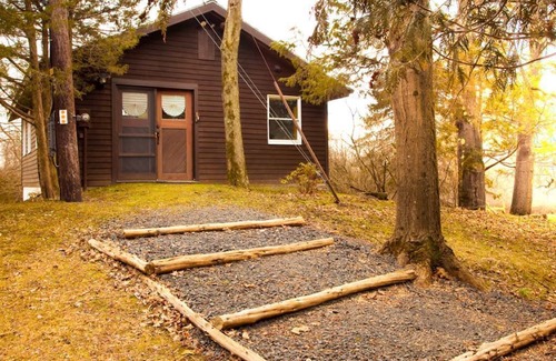 Saugerties Cabaña | Charming 1-bedroom cottage with WiFi and AC in Saugerties