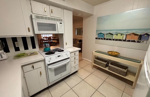 Arcadian Shores Casa | Seaside Escape in Myrtle Beach: Steps from beach!