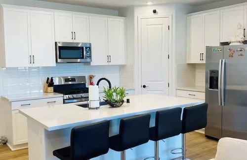 Lathrop Casa | Cute & Cozy House