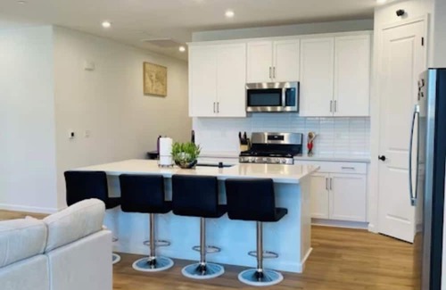 Lathrop Casa | Cute & Cozy House