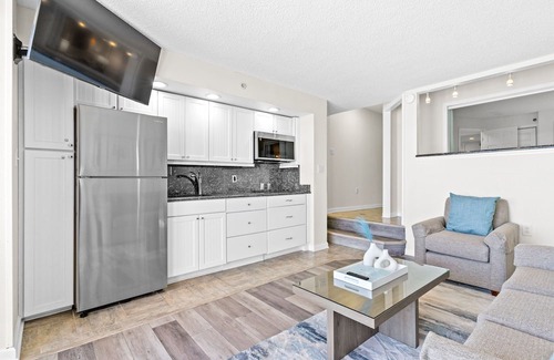 Briarcliffe Acres Condominio | 1 King BR Oceanfront Resort,Prime location in North Myrtle Beach