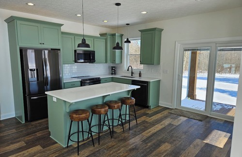 Kilbourne Otro | Charming 2-bedroom secluded house in Sunbury with WiFi, AC 7 acres