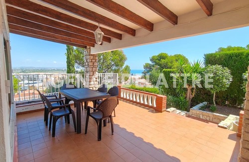 Peñíscola Chalet De Esquí | Villa vistas al mar cerca del centro , 3 dormitorios, piscina, barbacoa WIFI