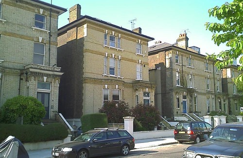 Swiss Cottage Apartamento | Beautiful studio with en suite and roof terrace located central smart location