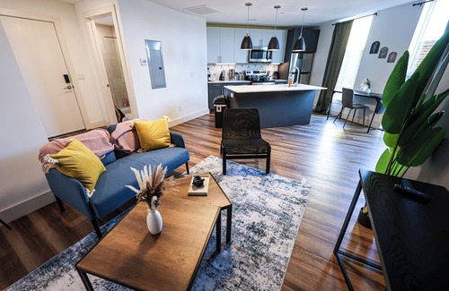 Brewerytown Apartamento | Imagine a stylish escape in Glenwood, the epitome of urban luxury