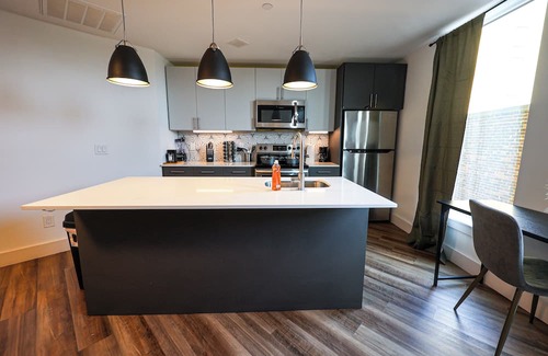 Brewerytown Apartamento | Imagine a stylish escape in Glenwood, the epitome of urban luxury
