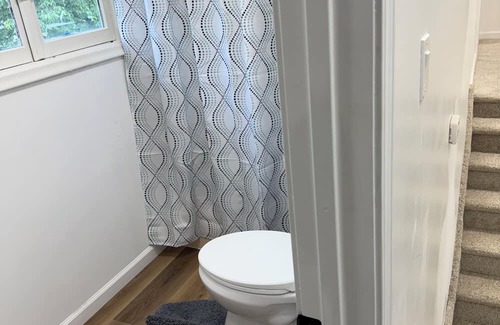Lansing Casa | Spacious 6-bedroom house with AC, WiFi in lovely Lansing