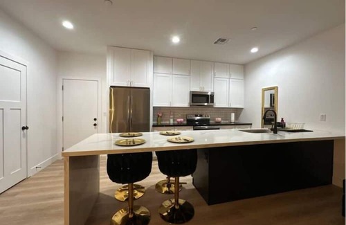 Mesa Casa | The Palace