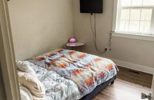Fairview Cabaña | Charming 5-bedroom cottage with WiFi, AC in lovely Fairview