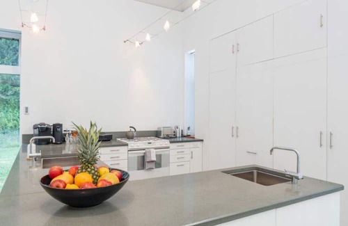 Roscoe Casa | NEW: Stunning Home w/Private Waterfall in Roscoe