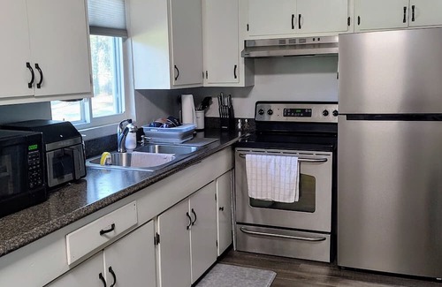 Tifton Casa | Charming 2-bedroom house in a quiet neighborhood yet convient to everything.