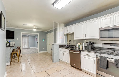 Read Boulevard East Casa | Fenced Backyard: Spacious New Orleans Home!