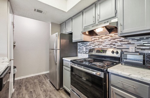 Bedford Apartamento | 3001 Crystal Springs 1214 I Spacious 2 Bed 1 Bath