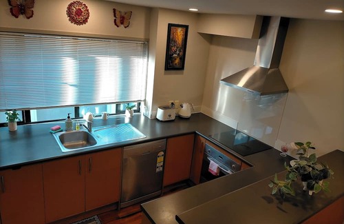 Parnell Casa | Parnell! Elegant & Modern 3Bedrooms Townhouse with Patio+ Garage-Auckland CBD