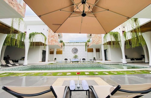 Kampot Villa | Charming 3-bedroom villa with WiFi, AC in lovely Kampot