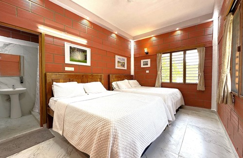 Coimbatore Otro | Charming 2-bedroom farmhouse with WiFi, AC in pristine Alanthurai, Coimbatore