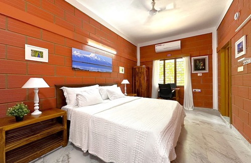 Coimbatore Otro | Charming 2-bedroom farmhouse with WiFi, AC in pristine Alanthurai, Coimbatore