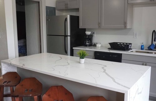 Dayton Condominio | Cozy 2-bed 2 bath condo in Dayton with WiFi, AC 3 min to downtown 6 min to UD