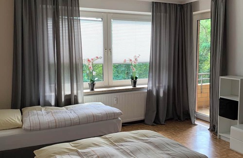 Neumuenster Apartamento | Vacation apartment at Einfelderstr See