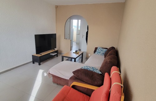 Marignane Apartamento | Large T4 apartment 5 minutes from Marseille Provence Airport! Economical and spacious!