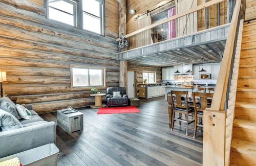 Harrison Cabina | Perfect for Families: Custom-Built Harrison Cabin!