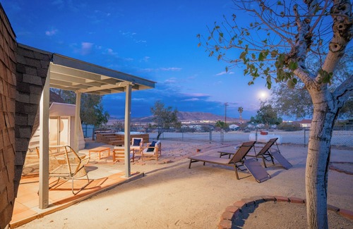 Panorama Heights Casa | Fire Pit - Spa - Near JTNP - Twin Domes in the Dez
