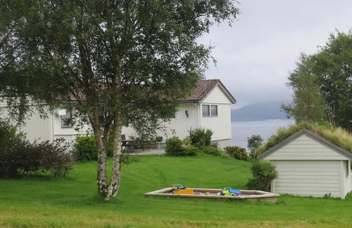 Selje Apartamento | Cozy 1-bedroom apartment in delightful Vestland with WiFi