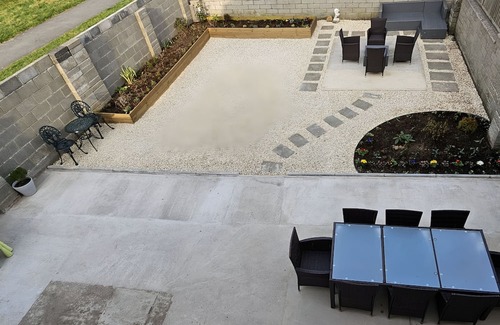 Port Talbot Casa | 6 Minutes Walk To The Beach /Easy Access Downstairs Bedroom/Wet Room.