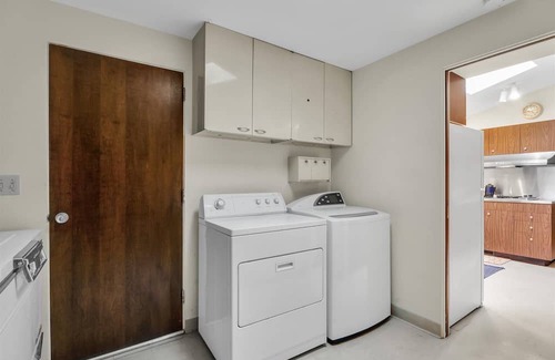 Urbana Casa | Incredible Mid-Century home in premium location