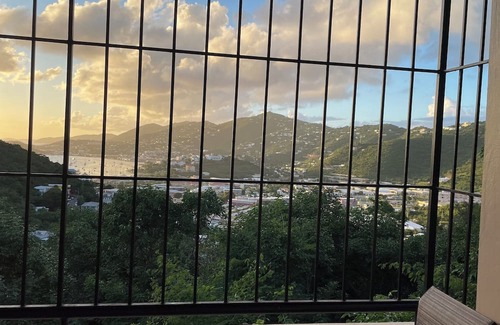 Flag Hill Condominio | Charming 2-bedroom condo with WiFi, AC in brilliant St Thomas
