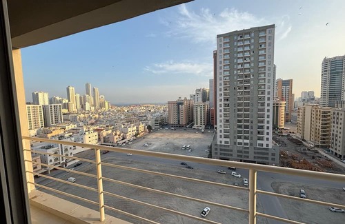 Manama Center Apartamento | Bright Studio with Natural Light