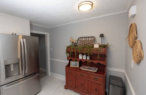 Terry Sanford Casa | Haymount Movie Room + min. to Downtown & Ft. Bragg & Grad Events Family Friendly