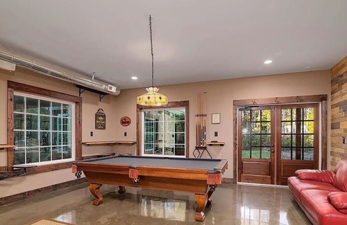 Cabarrus County Casa | Charming 2-bedroom barn with WiFi, AC in awesome Midland