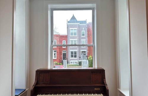 NoMa Casa | 3-bedroom house in brilliant Washington with WiFi, AC. Close to two metro stops,