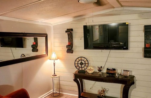 Portal Casa | Charming 3-bedroom mobile home with WiFi, AC in welcoming Portal