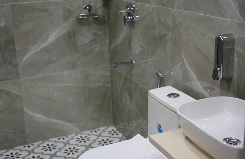 C-Scheme Apartamento | bumble bee Jaipur homestays central located in C-Scheme