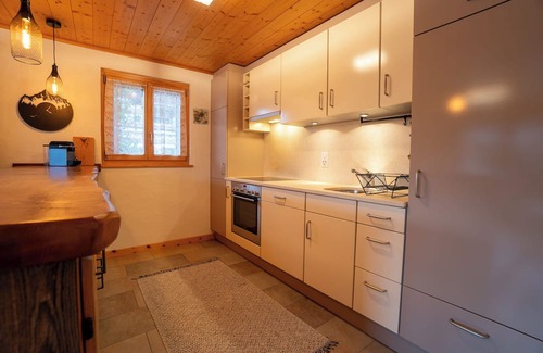 Barboleusaz Apartamento | The apartment is located on Place de la Barboleuse in Gryon, close to all shops, the train station,
