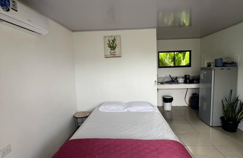 Cantón de Quepos Casa | Charming tinyhome with WiFi and AC in perfect Maritima- Sabalo