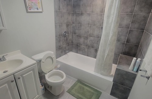 Woodlawn Apartamento | Chic 1-bedroom apartment with AC, WiFi in excellent Chicago